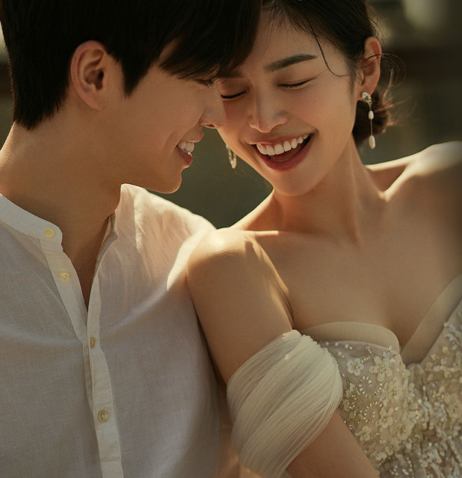 강릉 웨딩박람회 행사장 내부 전경 및 참관객 모습